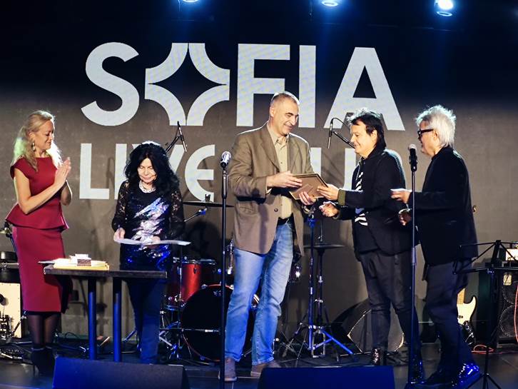 Description: Description: D:\IMG_20251101_182743.jpg